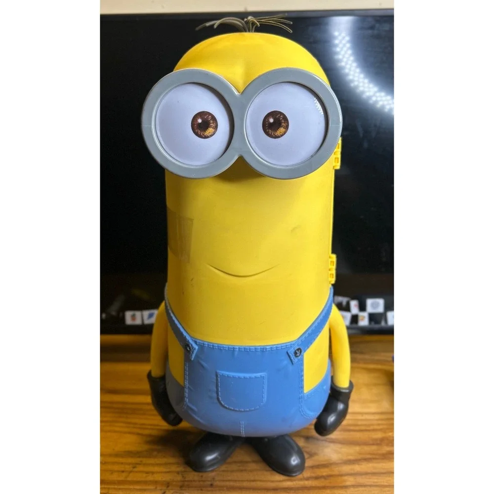 Despicable Me Minions Kevin 20 Inch Figure Storage Case Jakks Pacific 2015 Toy
